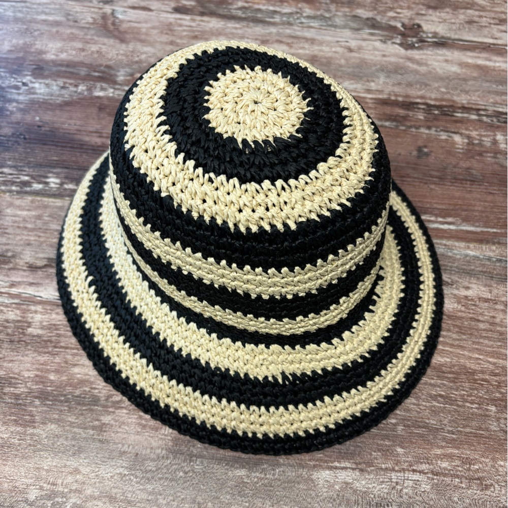 Sonoma | NWT Pattern Cloche Hat Black Cream Packable Adjustable Straw Summer - Picture 2 of 6